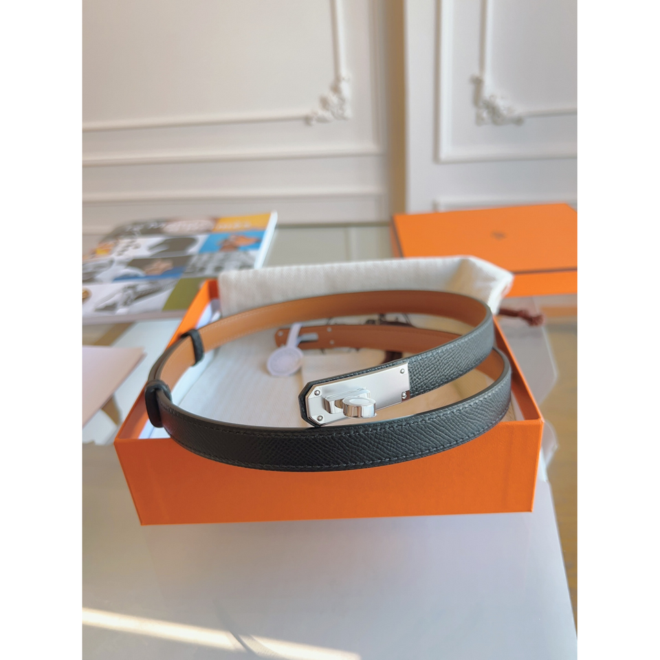 Cinto Hermès Kelly em Couro Preto com Fivela Kelly Prata 1.8cm
