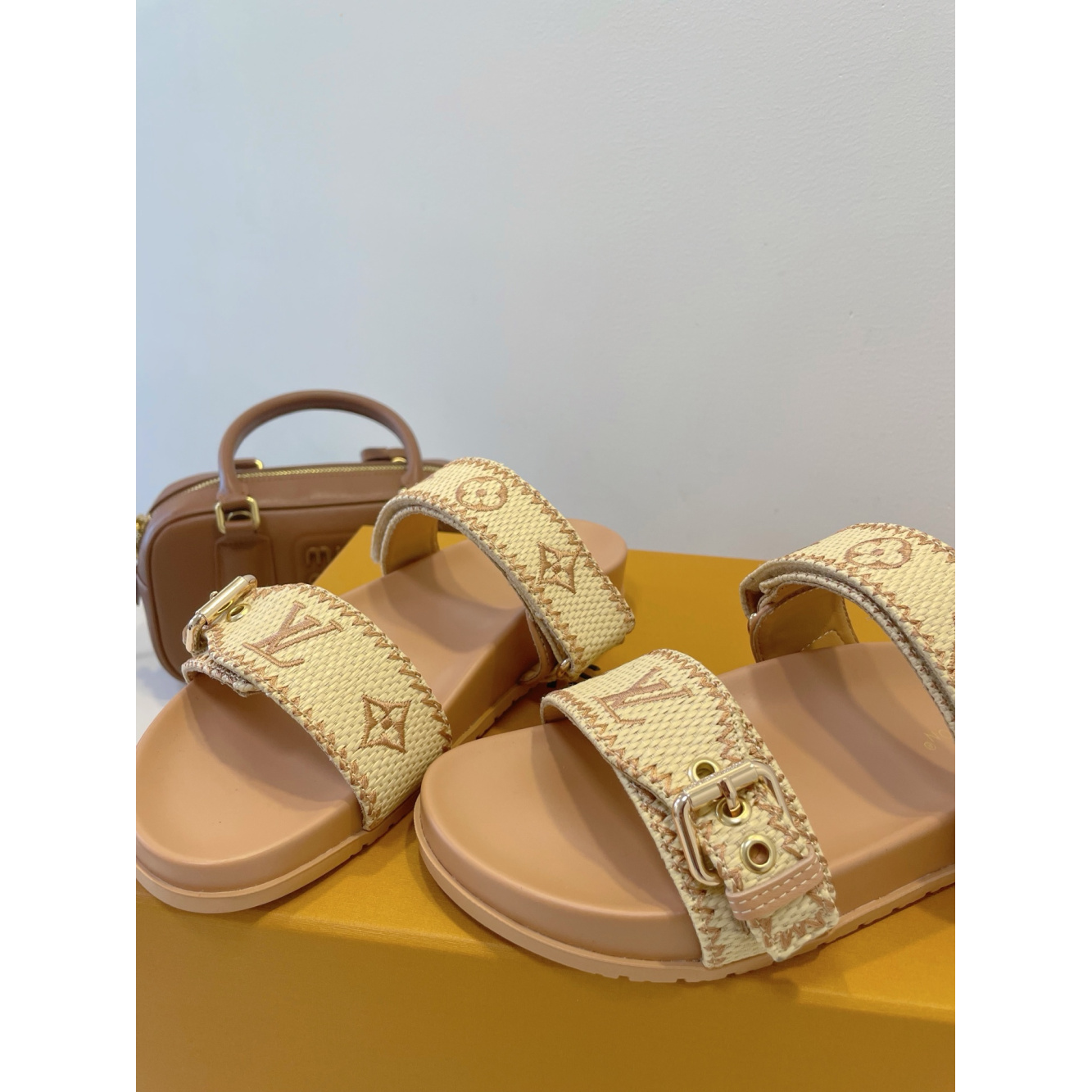 Sandália Louis Vuitton Papete Mule Bom Dia em Ráfia