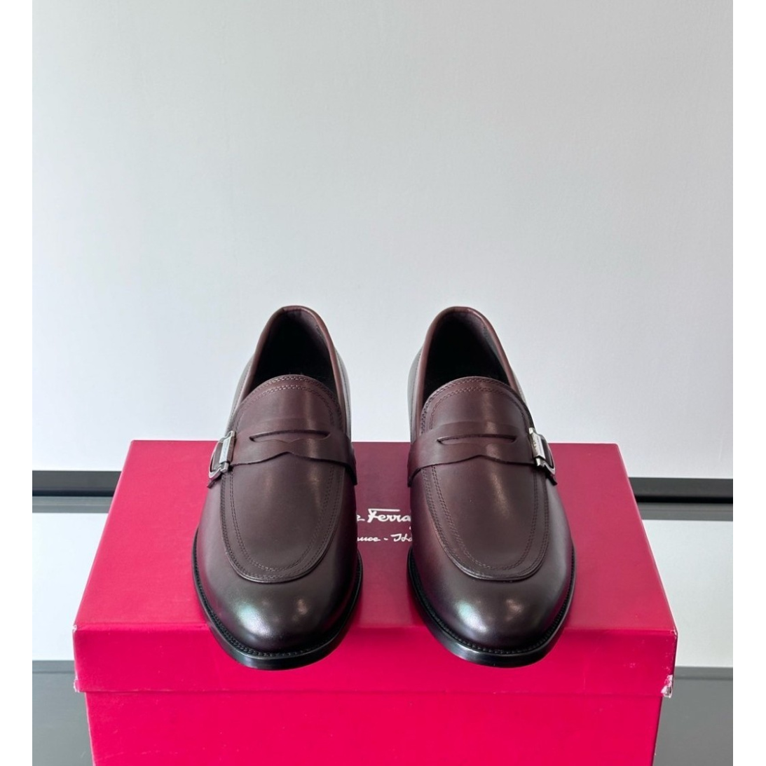 Sapato Mocassim Salvatore Ferragamo Social Vinho Couro com Fivela Gancini