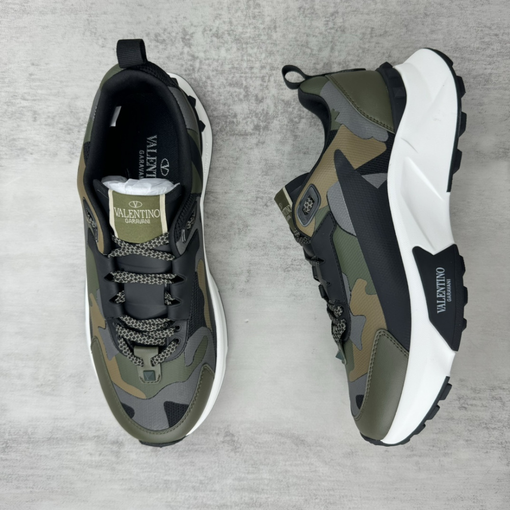Tênis Valentino Garavani True Act Sneakers Camuflagem