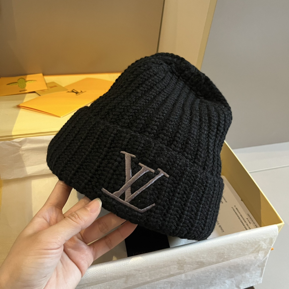 Gorro Louis Vuitton LV Only Preto