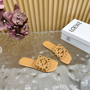 Sandália Loewe Slide Petal Anagram Caramelo