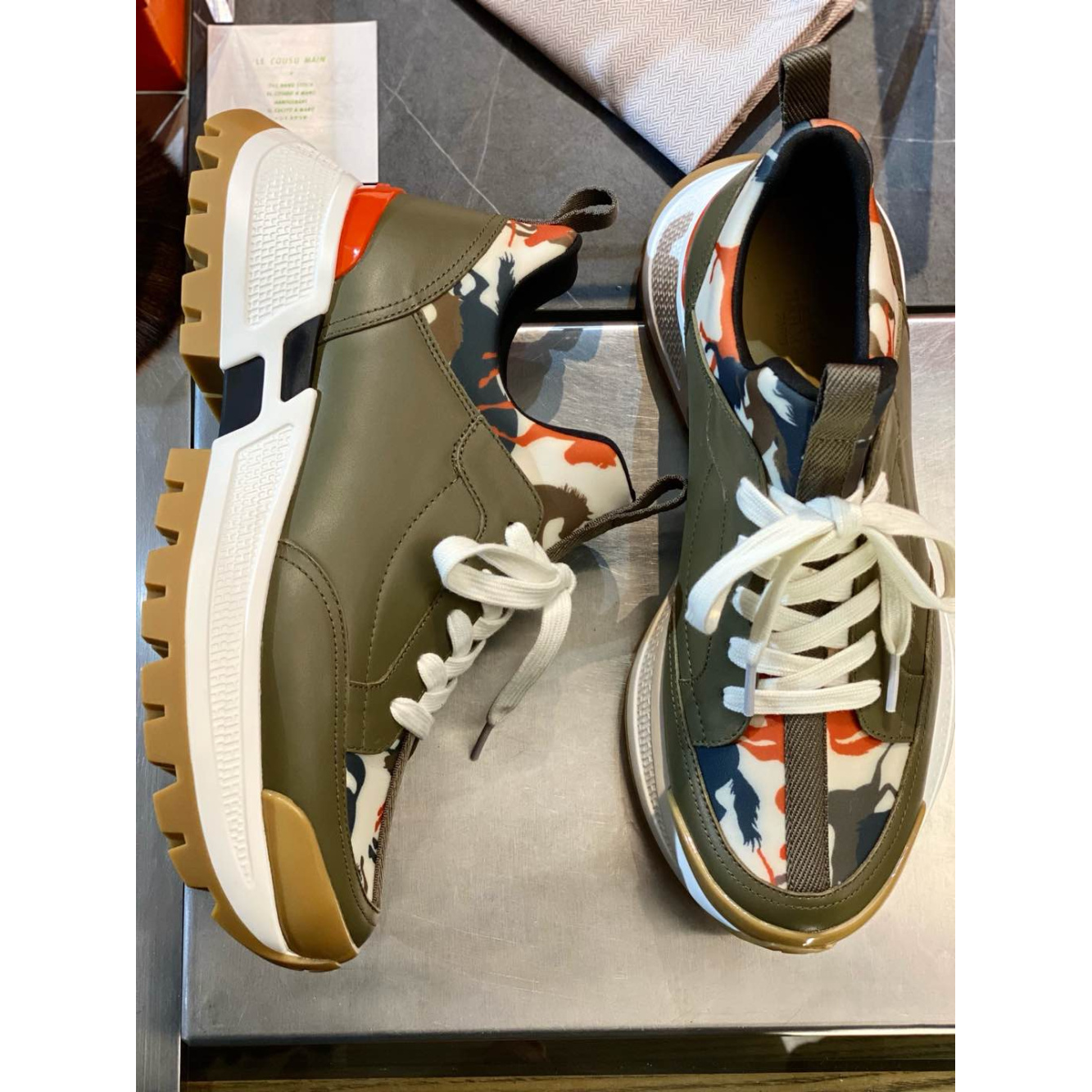 Tênis Hermès Boucing Jump Verde Estampado