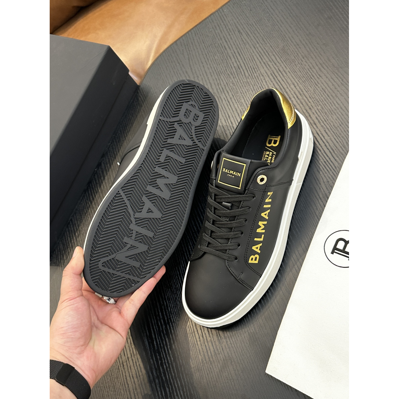 Tênis Balmain B-Court Preto/Dourado