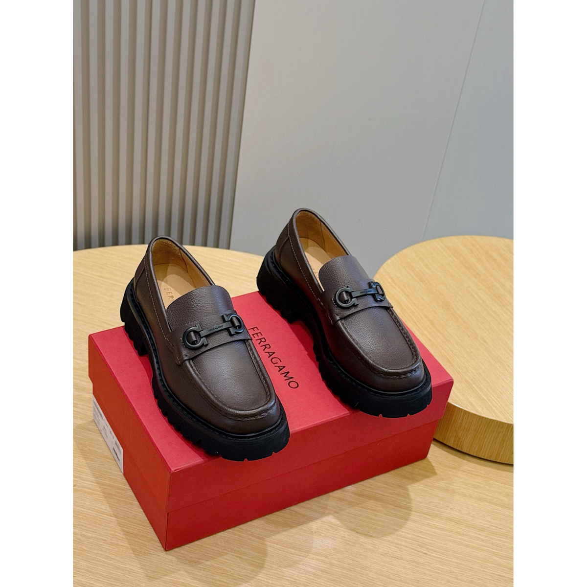 Salvatore Ferragamo Mocassim em Couro Marrom