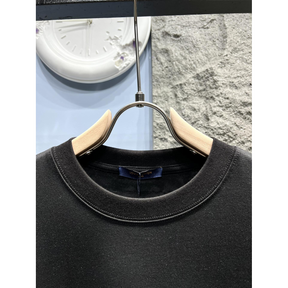 Camiseta de Algodão Louis Vuitton Logo em 3D Preta
