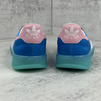Tênis Gucci x Adidas Gazelle Azul/Vermelho/Rosa