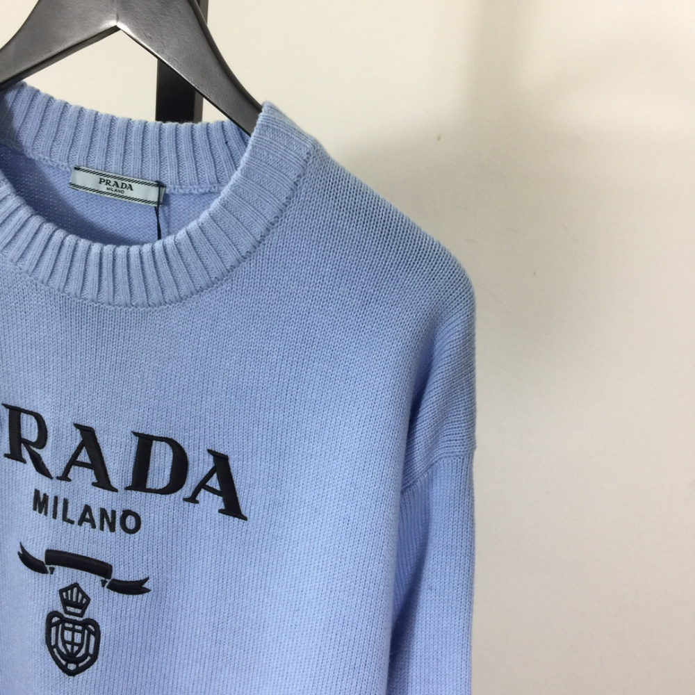 Moletom Prada com Logotipo Bordado Azul Claro