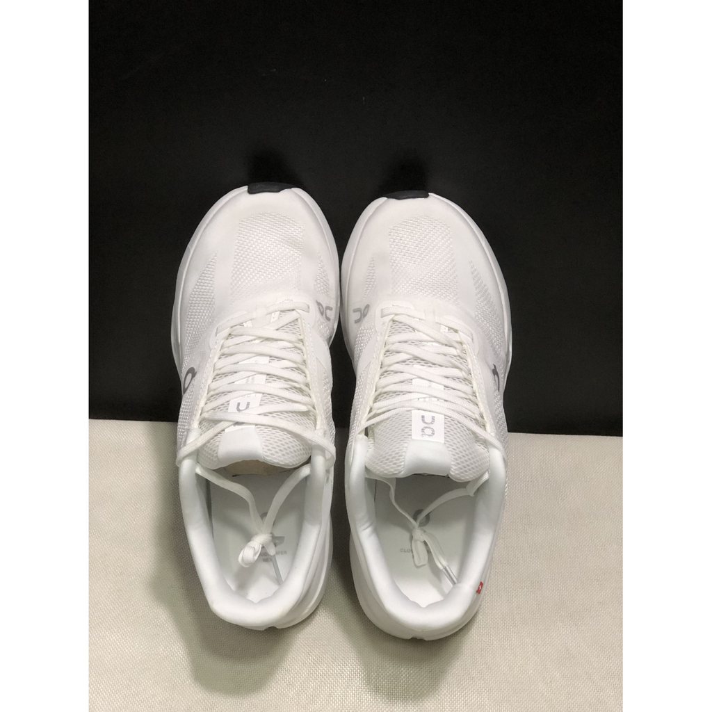 Tênis On Running Cloudsurfer Branco