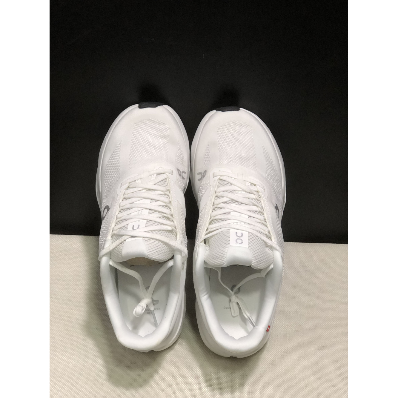 Tênis On Running Cloudsurfer Branco