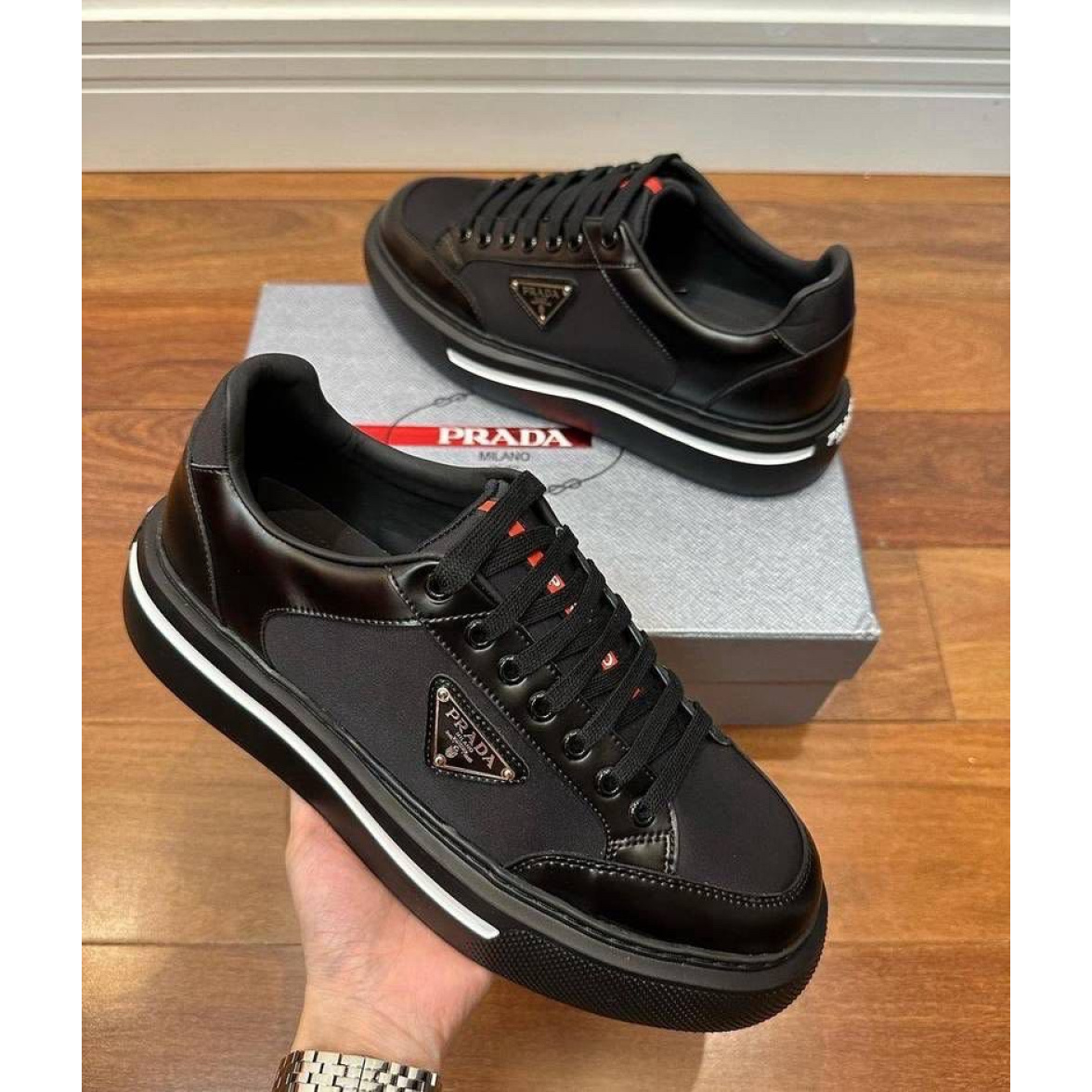 Tênis Prada cano baixo preto