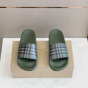 Burberry Slide Verde Militar
