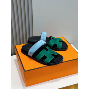 Sandália Hermès Chypre em Camurça Verde/Azul