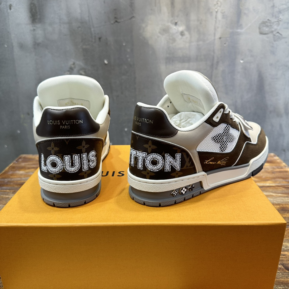Tênis Louis Vuitton LV Trainer Monogram Marrom