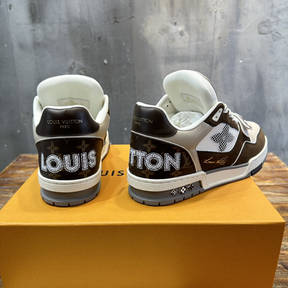 Tênis Louis Vuitton LV Trainer Monogram Marrom