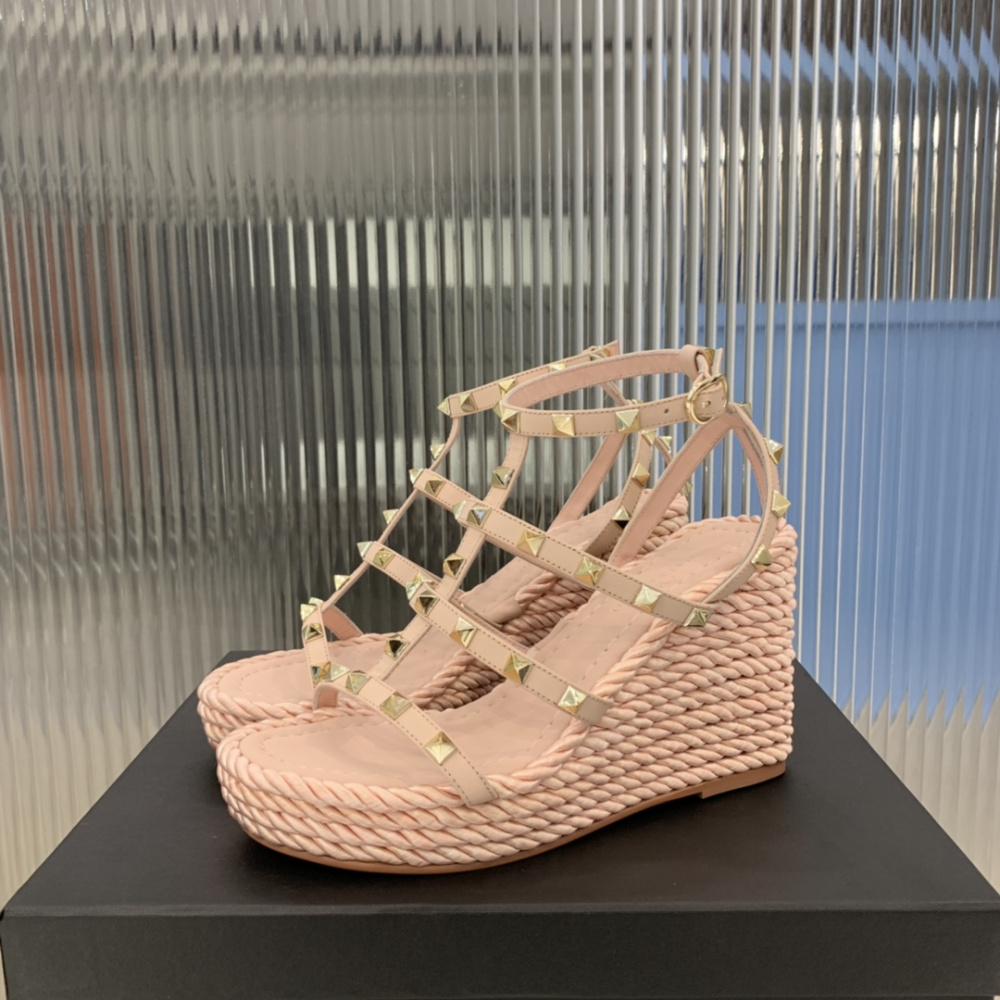 Sandália Salto Valentino Garavani Espadrilhe Rockstud com Plataforma 9,5cm