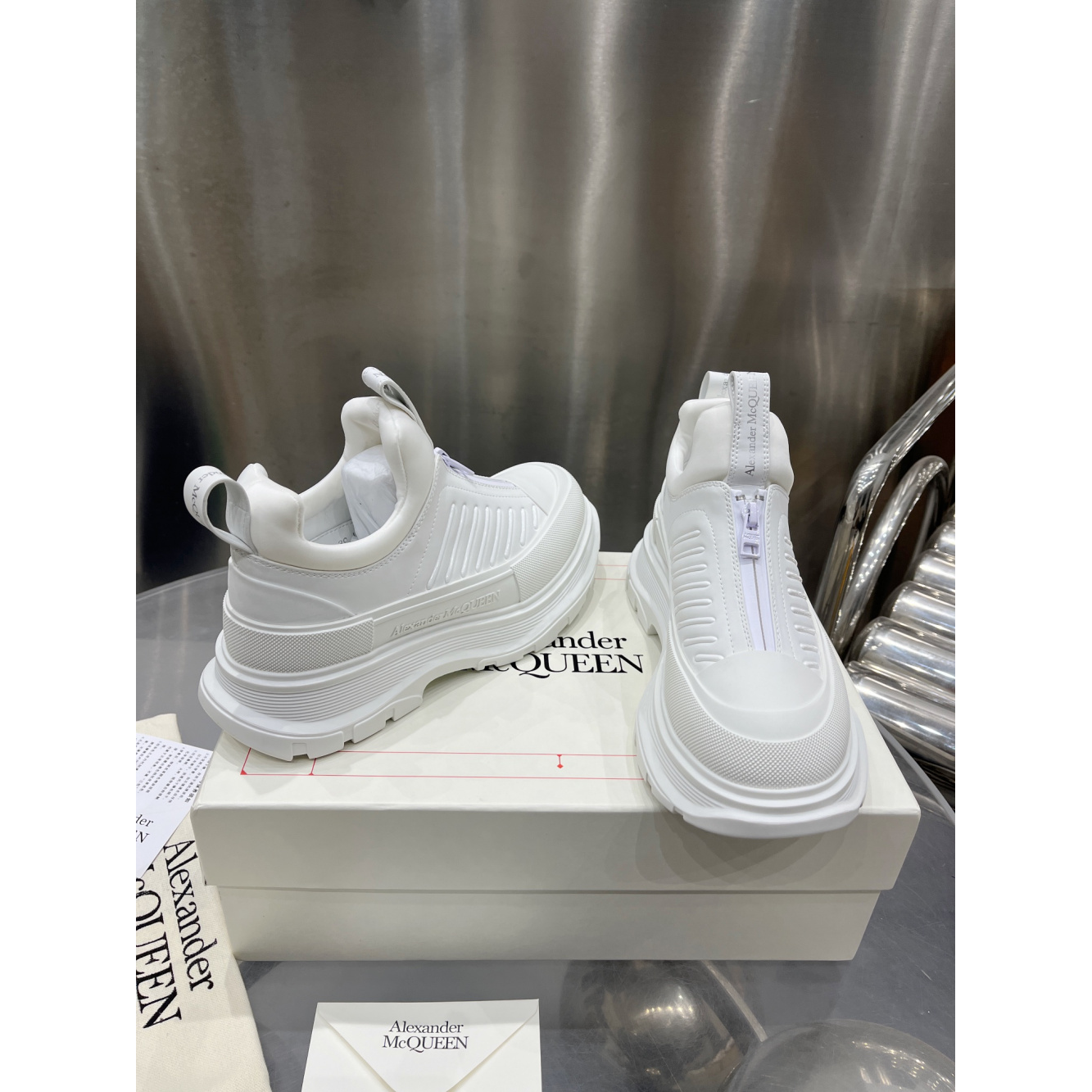 Tênis Alexander Mcqueen Tread Slick Branco