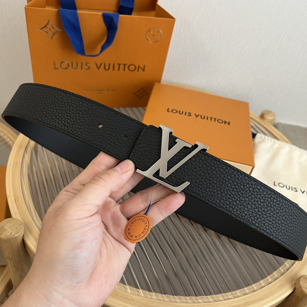 Cinto Louis Vuitton Heritage Reversível Preto Ferragem Prata 4.0cm