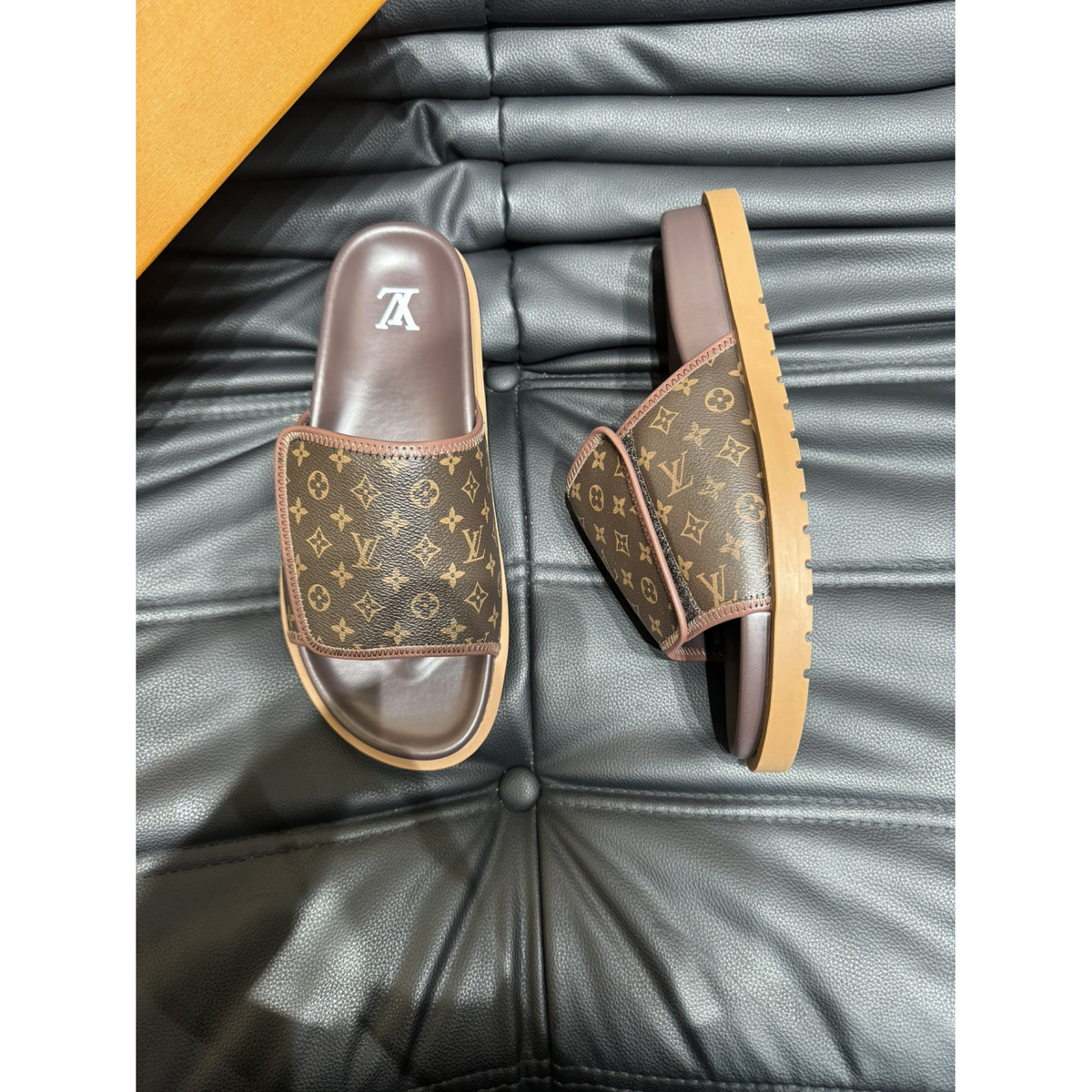 Mule Louis Vuitton Miami Marrom Chinelo/Sandalia