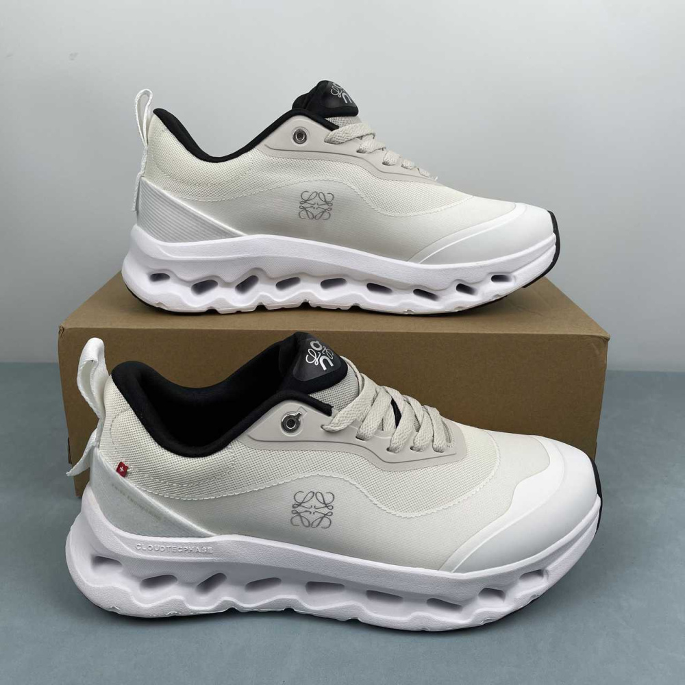 Tênis On Cloudtilt x LOEWE branco/preto