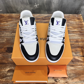 Tênis Louis Vuitton LV Trainer Couro Preto/Branco/Sola Roxa