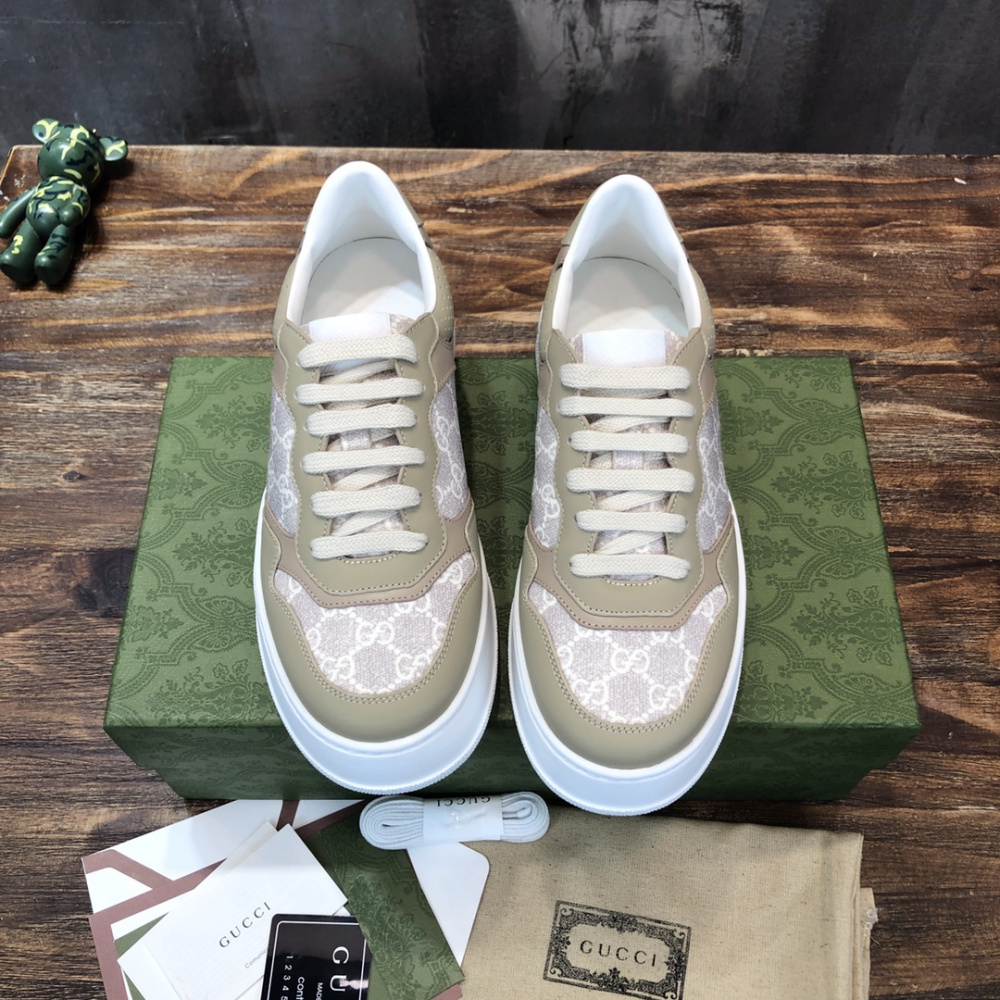 Tênis Gucci GG Supreme Bege/Branco