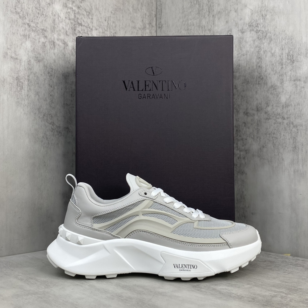 Tênis Valentino Garavani True Act Sneakers Cinza