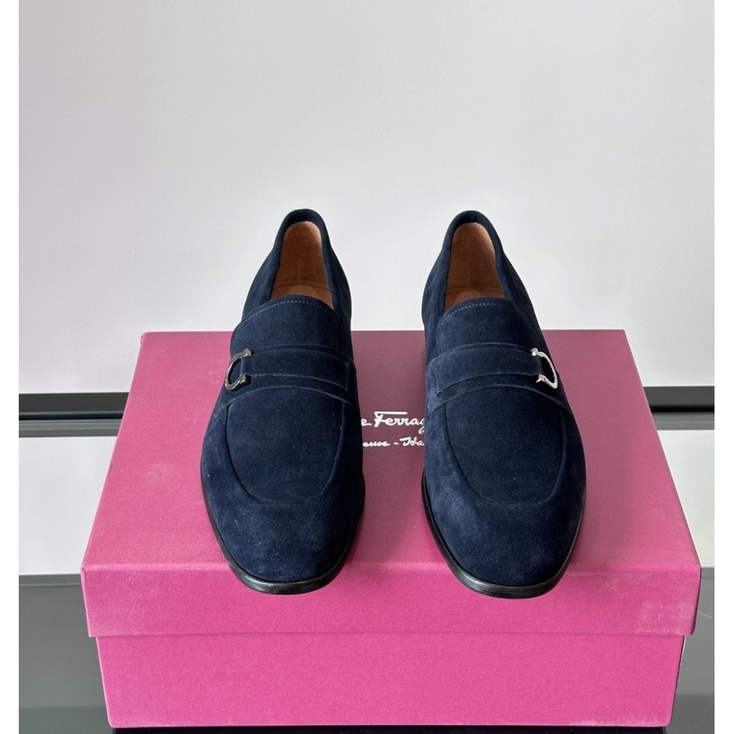 Sapato Mocassim Salvatore Ferragamo Social Camurça Azul Marinho com Fivela Gancini