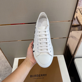 Burberry Tênis Branco Cano Baixo