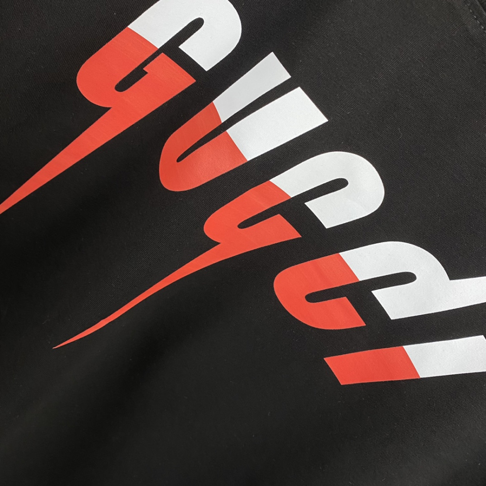 Camiseta com estampa Gucci Blade Preta