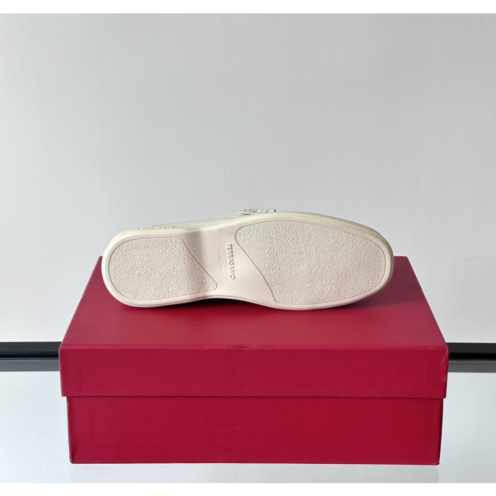 Sapato Mocassim Salvatore Ferragamo Casual Branco