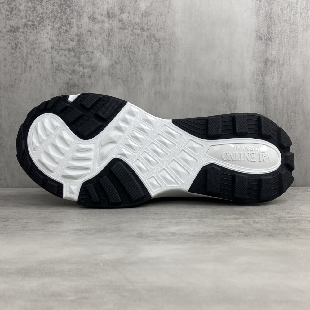 Tênis Valentino Garavani True Act Sneakers Cáqui