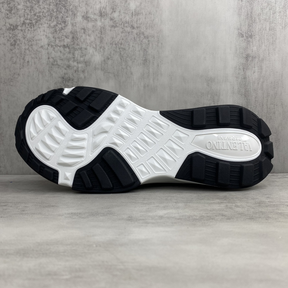Tênis Valentino Garavani True Act Sneakers Cáqui