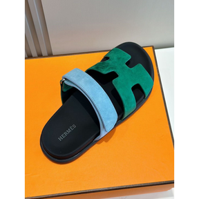 Sandália Hermès Chypre em Camurça Verde/Azul