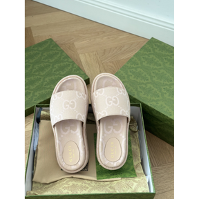 Sandália Gucci GG Maxi Canvas Flatform Slide Rosa