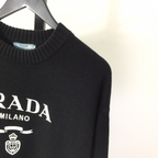 Moletom Prada com Logotipo Bordado Preta