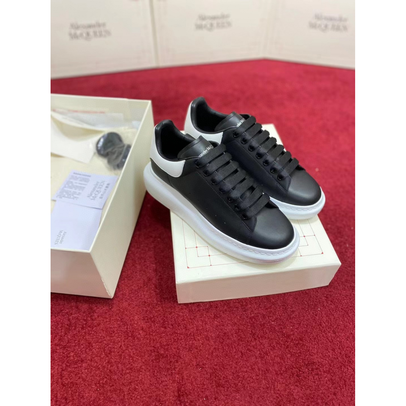 Tênis Alexander Mcqueen P&B