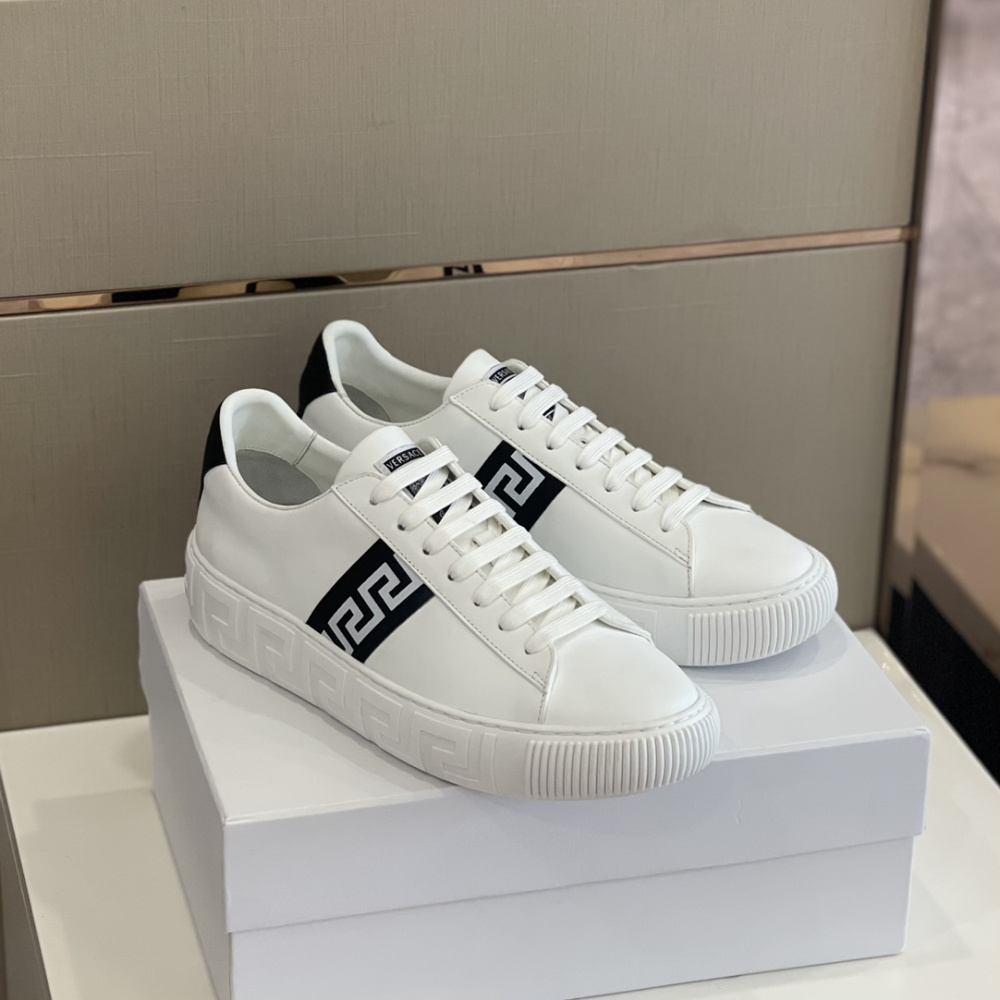 Tênis Versace Embroidered Greca Preto/Branco