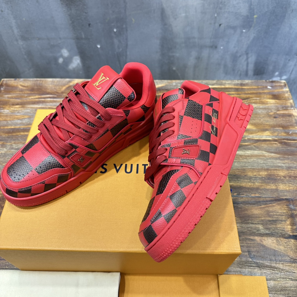 Tênis Louis Vuitton LV Trainer Sneaker Damier Pop Vermelho