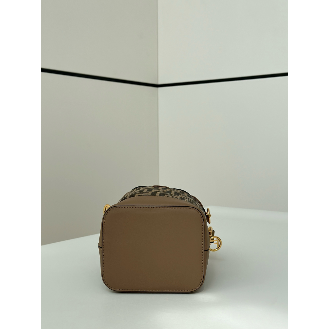 Bolsa Fendi Mon Tresor Tissu Marrom 14x12x18cm