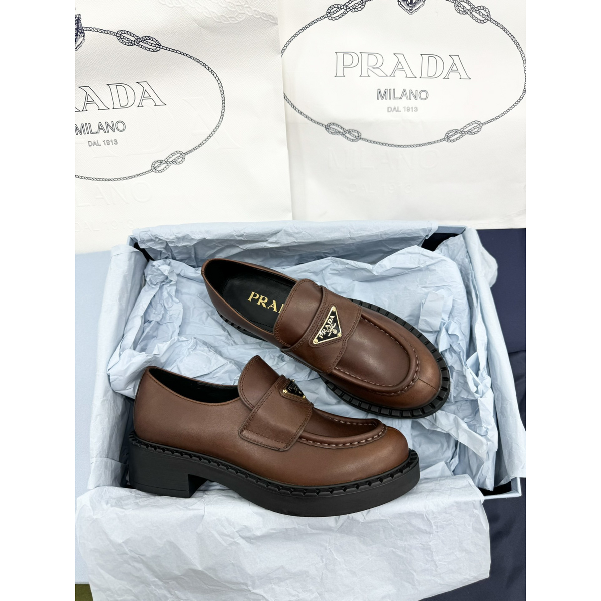 Loafer Prada em Couro escovado Ébano