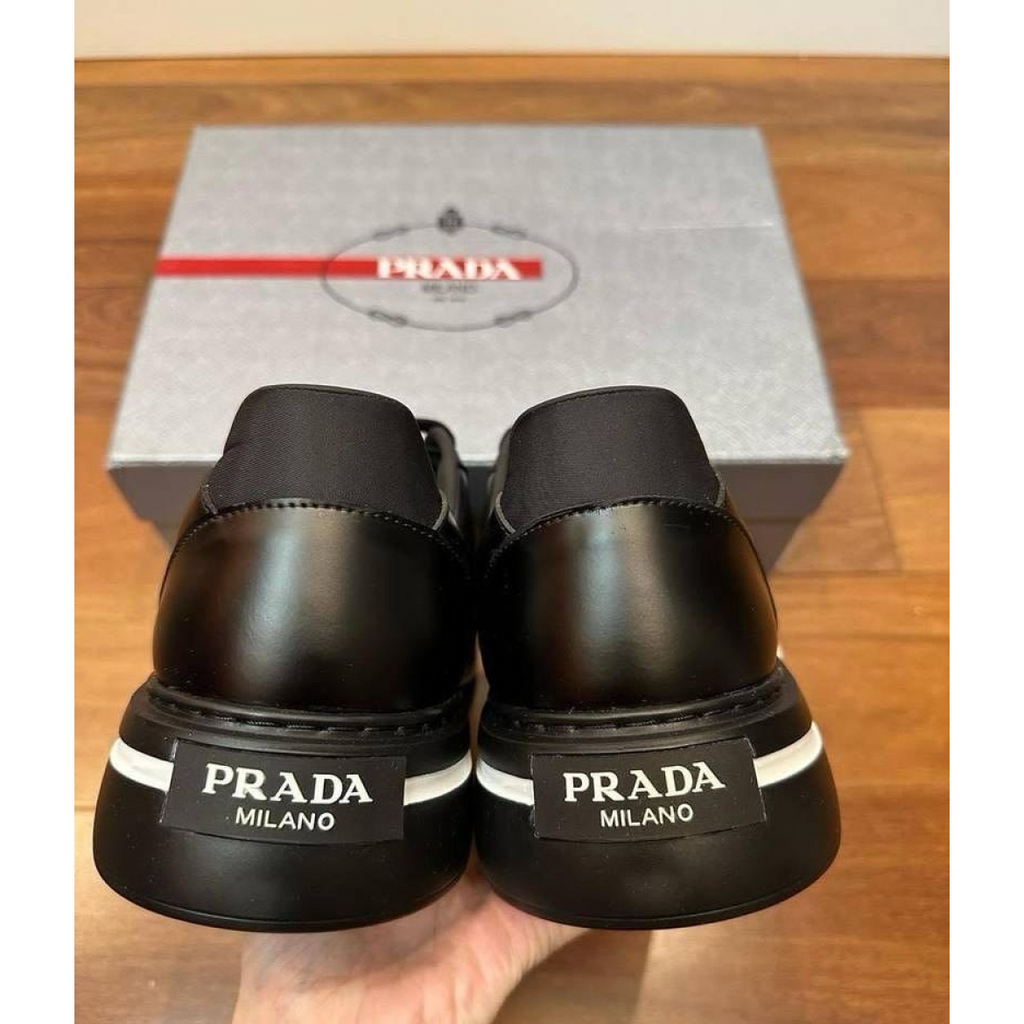 Tênis Prada cano baixo preto