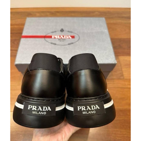 Tênis Prada cano baixo preto