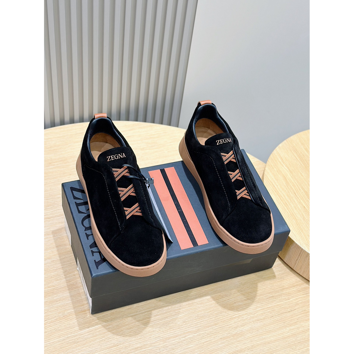 Zegna Triple Stitch Secondskin em Camurça Preto/Laranja