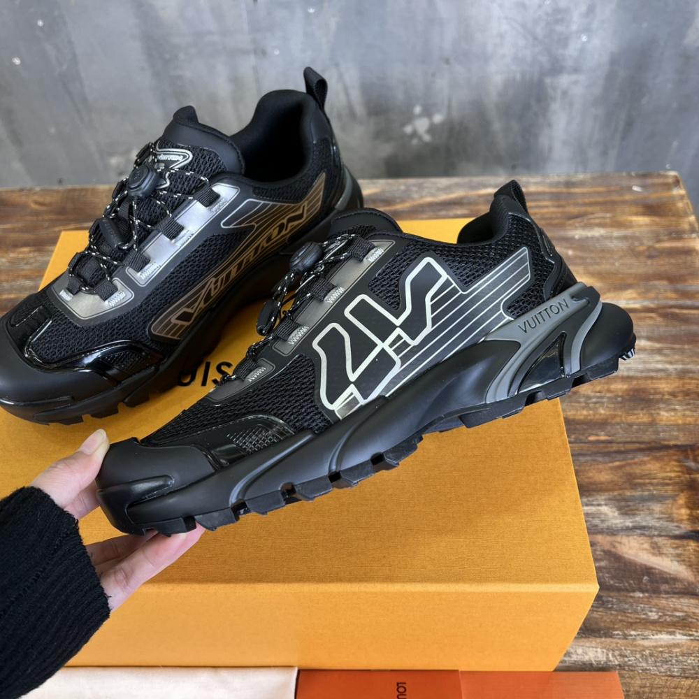 Tênis Louis Vuitton Runner Tatic Preto