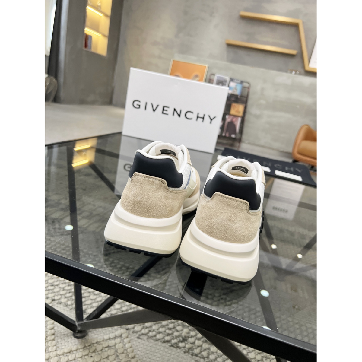 Tênis Givenchy Cream