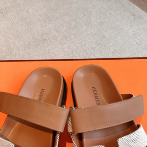 Sandália Hermès Chypre em Canvas Natural