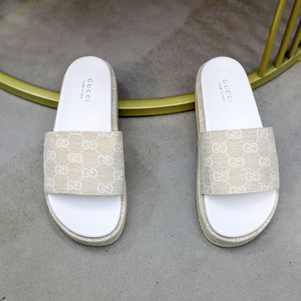 Gucci Slide Bege Feminina