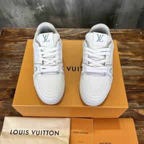 Tênis Louis Vuitton LV Trainer Couro Off/Cinza