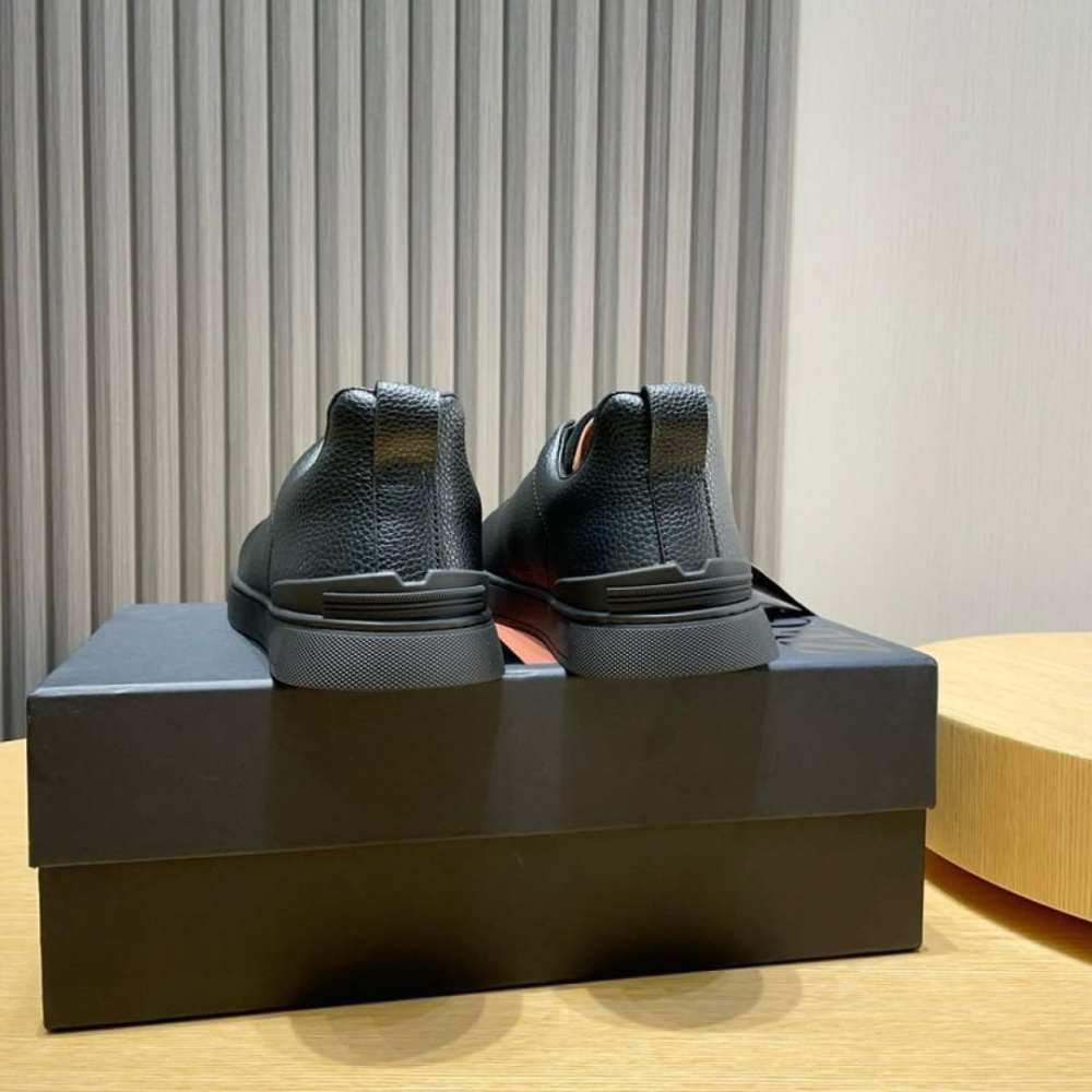 Zegna Triple Stitch em Camurça Preto